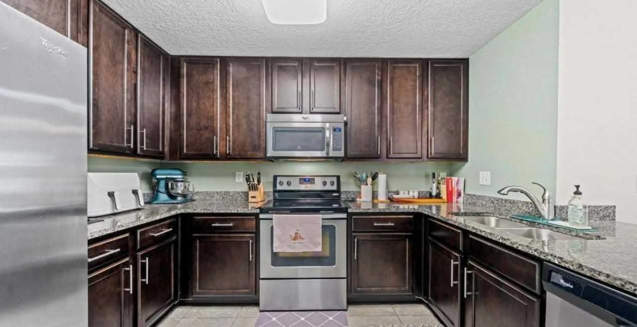 213 Larkin Pl #105 - Photo 2 of 14