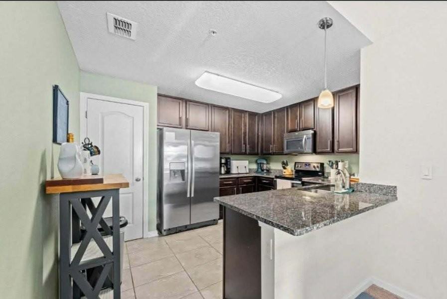 213 Larkin Pl #105 - Photo 3 of 14