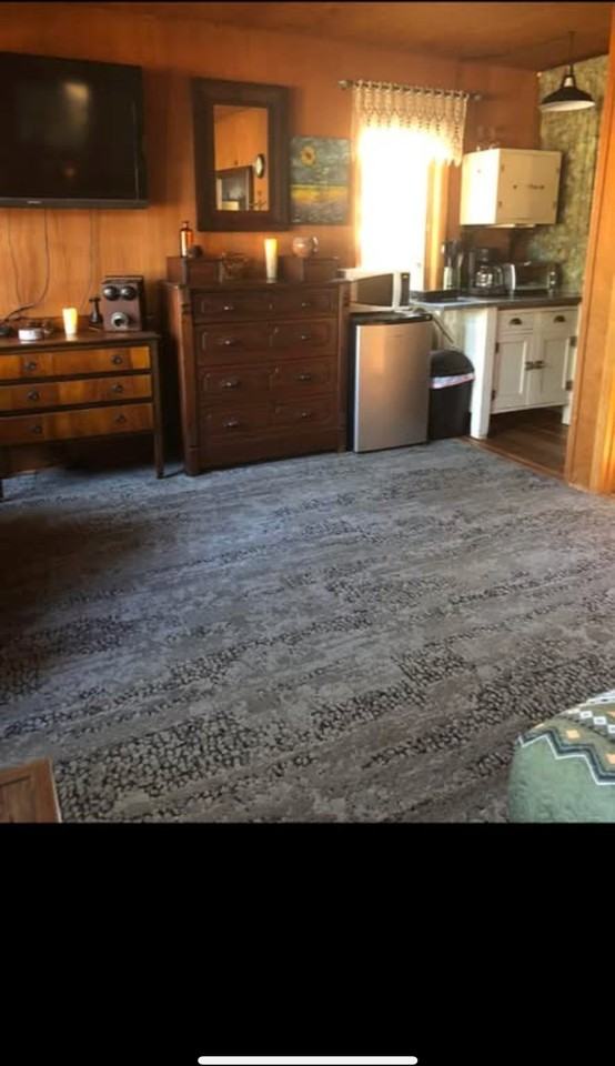 162 Evergreen Ln - Photo 4 of 20