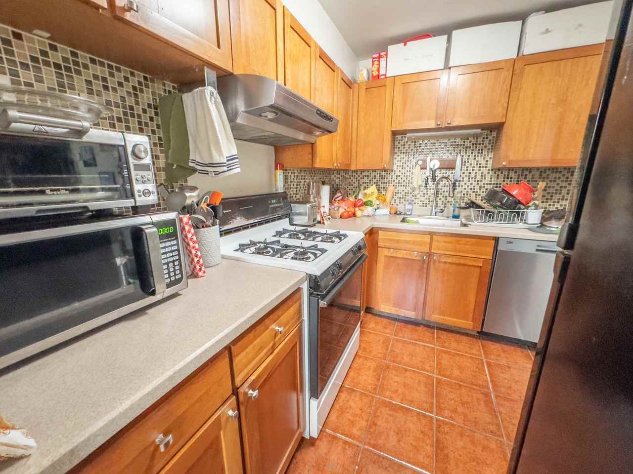 169 Erie St #2 - Photo 7 of 23