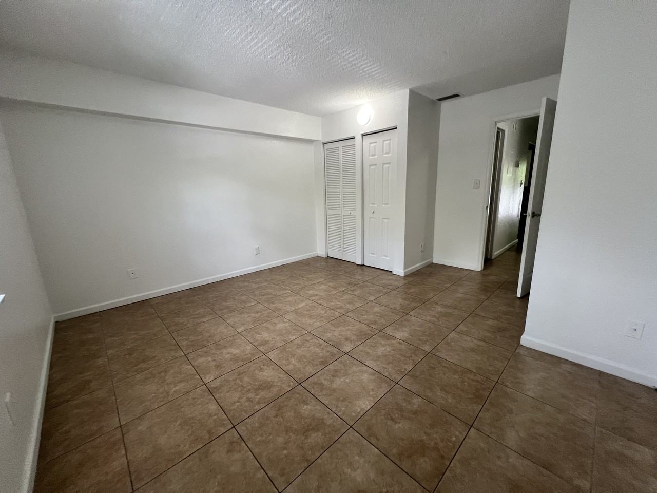 138 Lewfield Cir - Photo 7 of 28