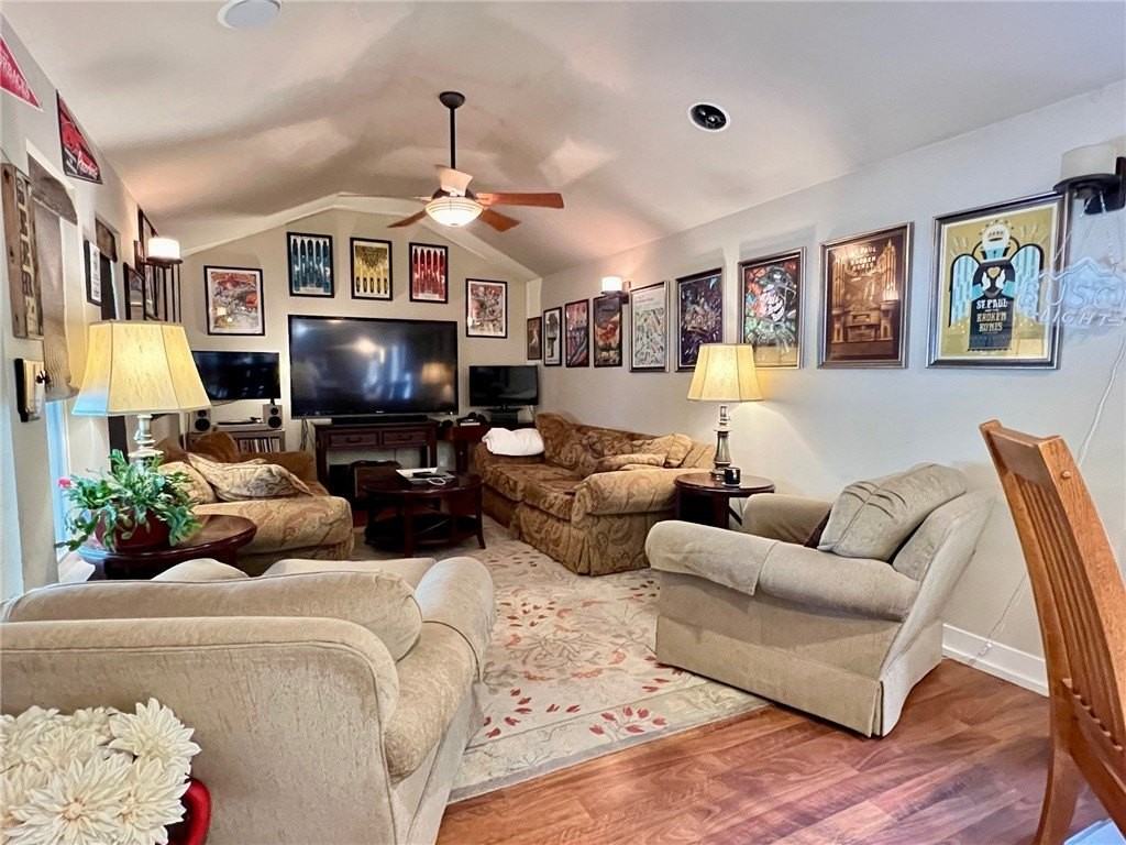 628 N Mission Blvd #A - Photo 4 of 12