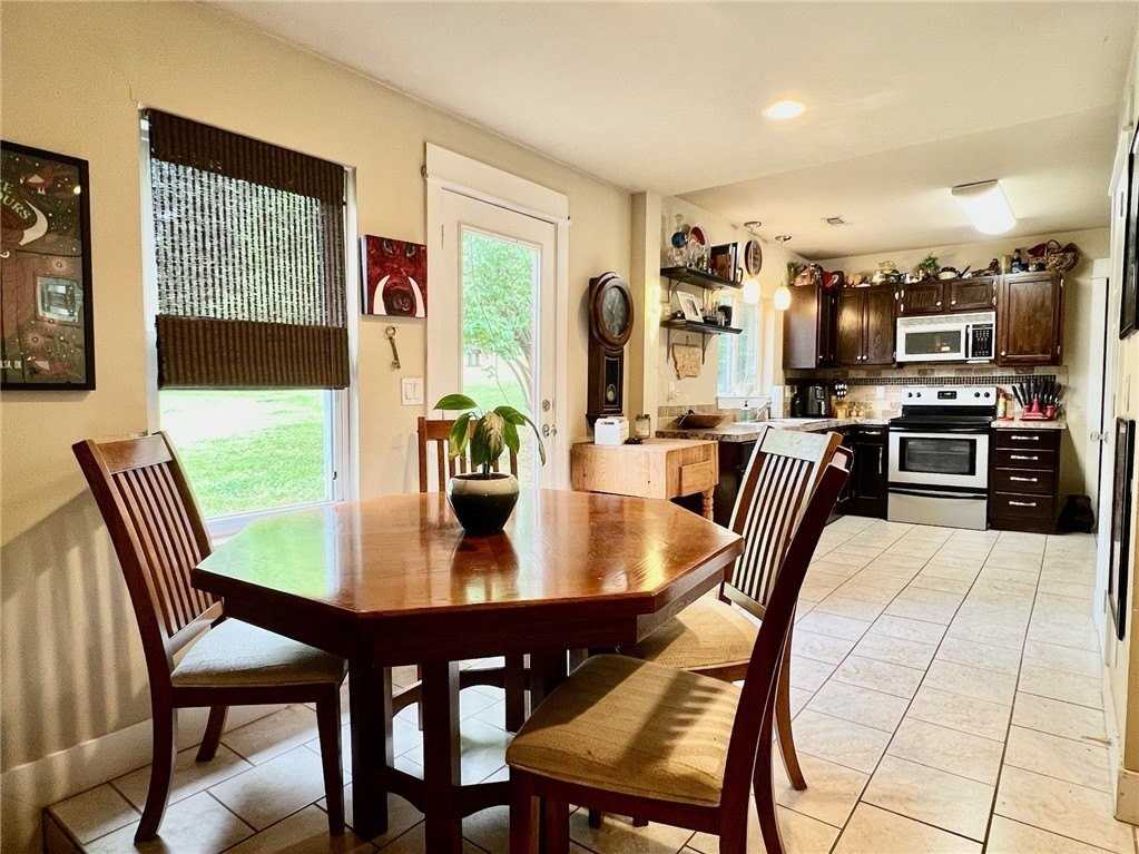 628 N Mission Blvd #A - Photo 6 of 12