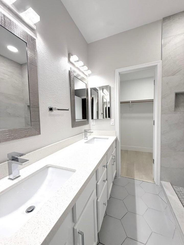 15677 N 29th St - Photo 3 of 28