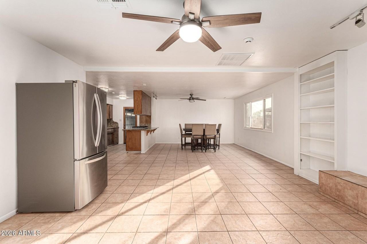 2109 S Stanley Pl - Photo 7 of 42