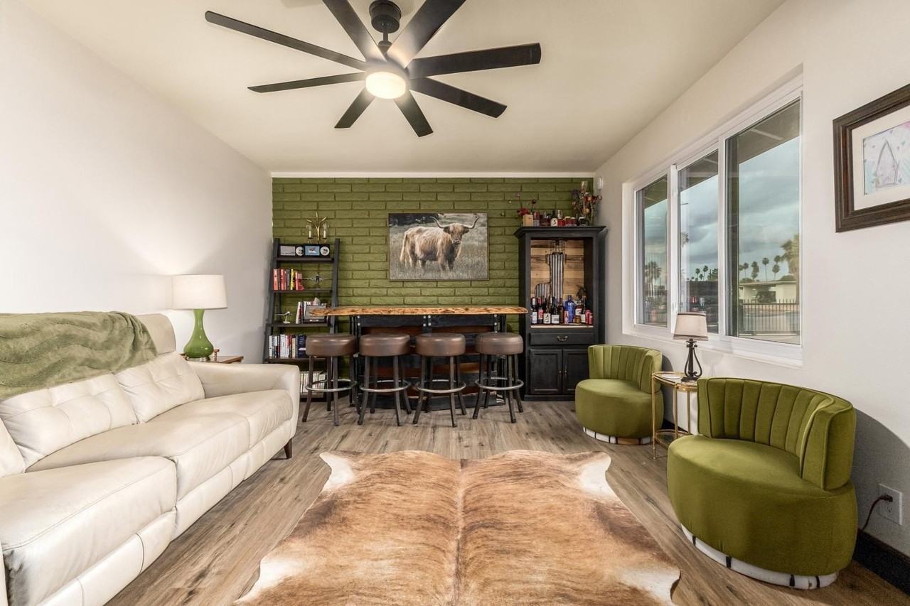 617 E Ellis Dr - Photo 7 of 50