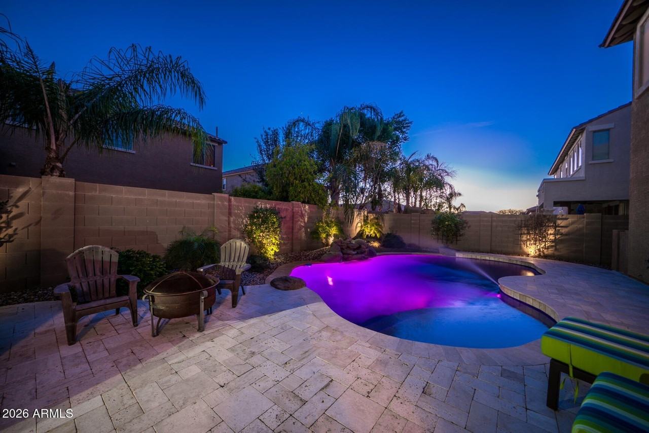 2681 E Hampton Ln - Photo 3 of 50