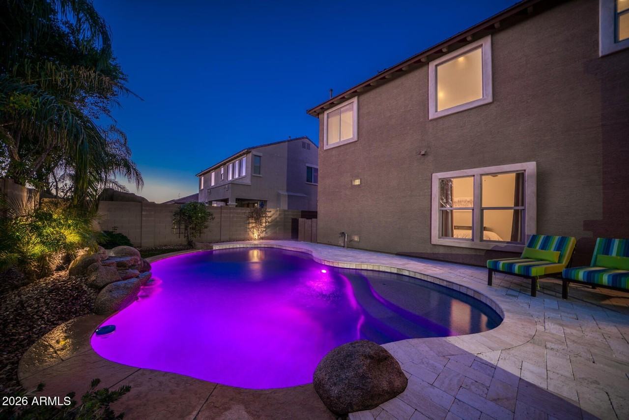 2681 E Hampton Ln - Photo 4 of 50