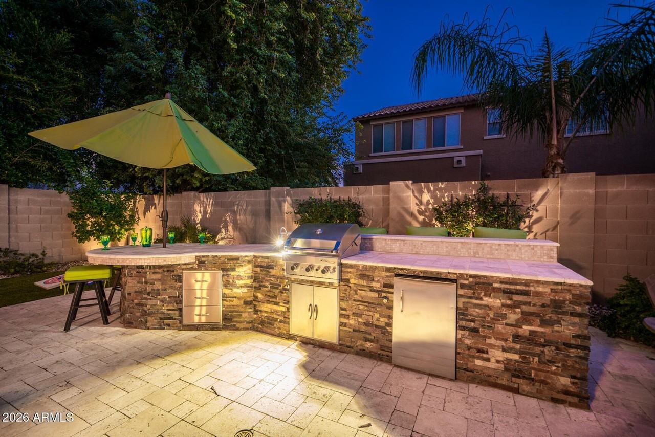 2681 E Hampton Ln - Photo 5 of 50