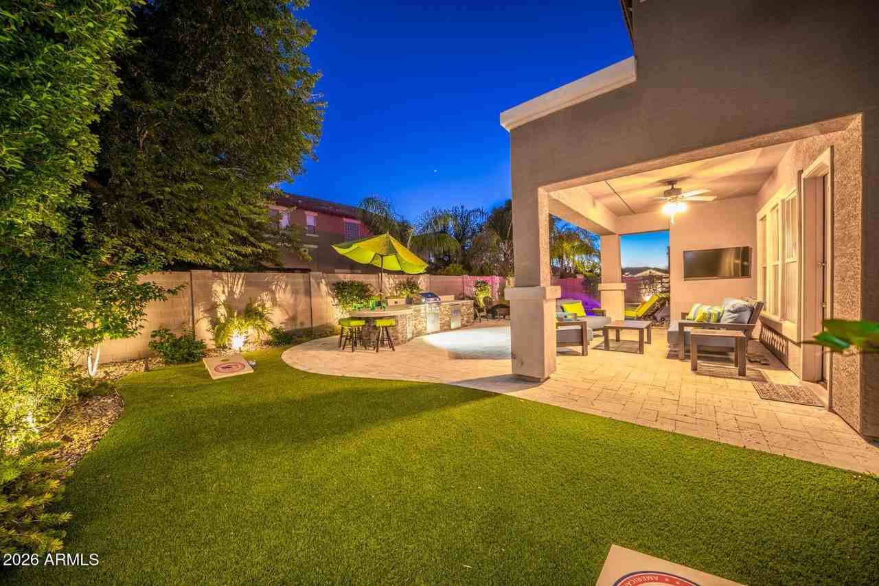 2681 E Hampton Ln - Photo 7 of 50