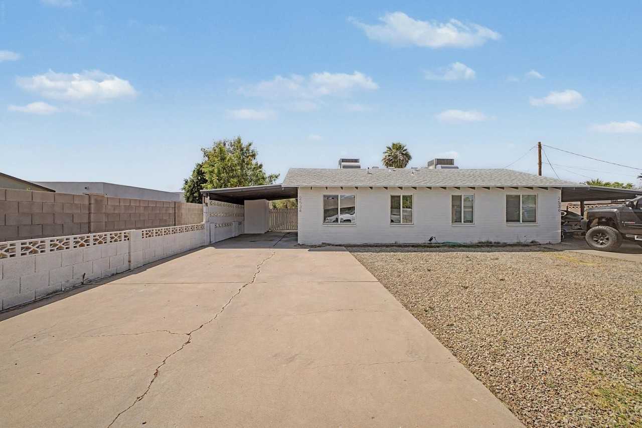 2534 N 28th St - Photo 5 of 33