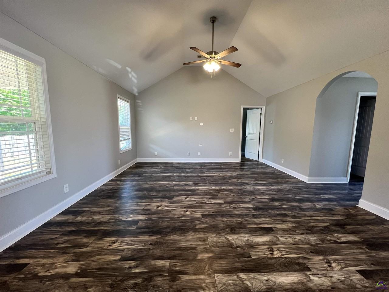 114 Tahoe Ln - Photo 2 of 23