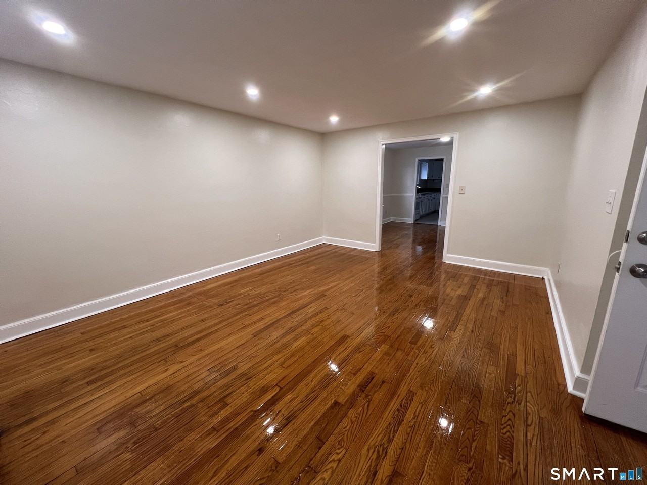 62 Lincoln Ave 2nd Fl - Photo 3 of 21