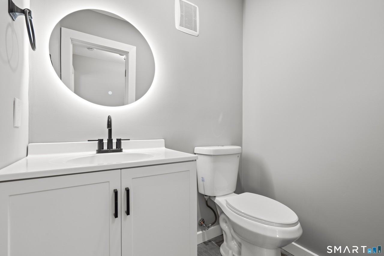 105 Richmond Hill Ave Unit 2 - Photo 6 of 17