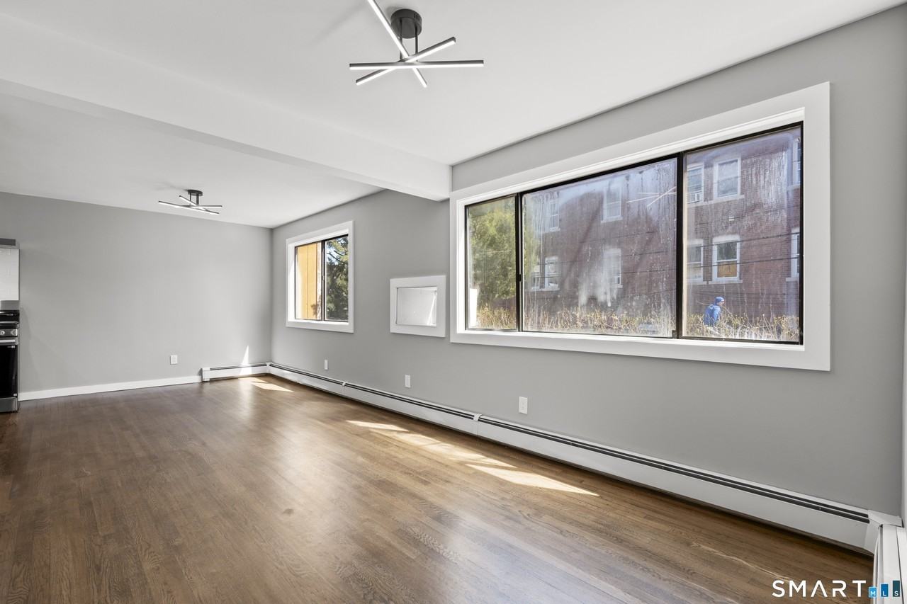 105 Richmond Hill Ave Unit 2 - Photo 7 of 17