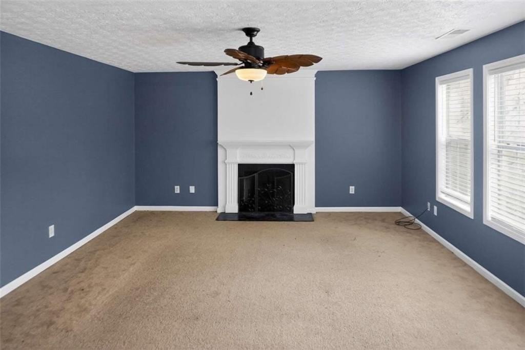 905 Pownal Ln - Photo 3 of 19