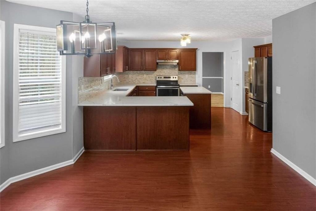 905 Pownal Ln - Photo 5 of 19