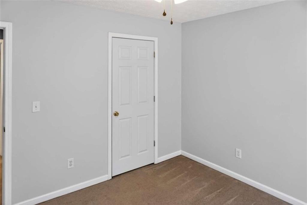 905 Pownal Ln - Photo 6 of 19