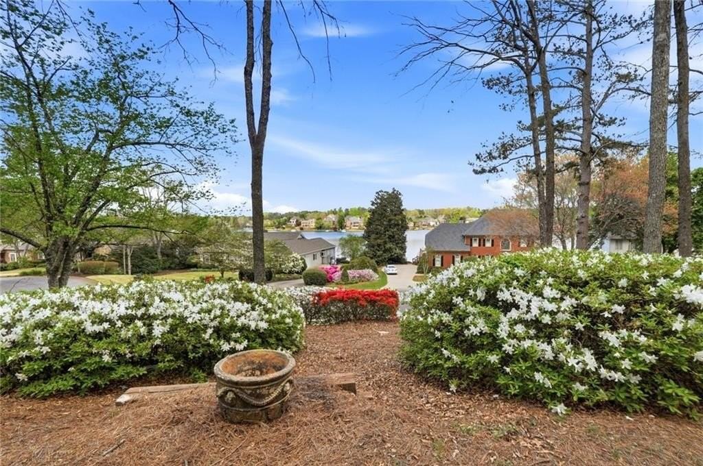 220 Clipper Bay Dr - Photo 2 of 23