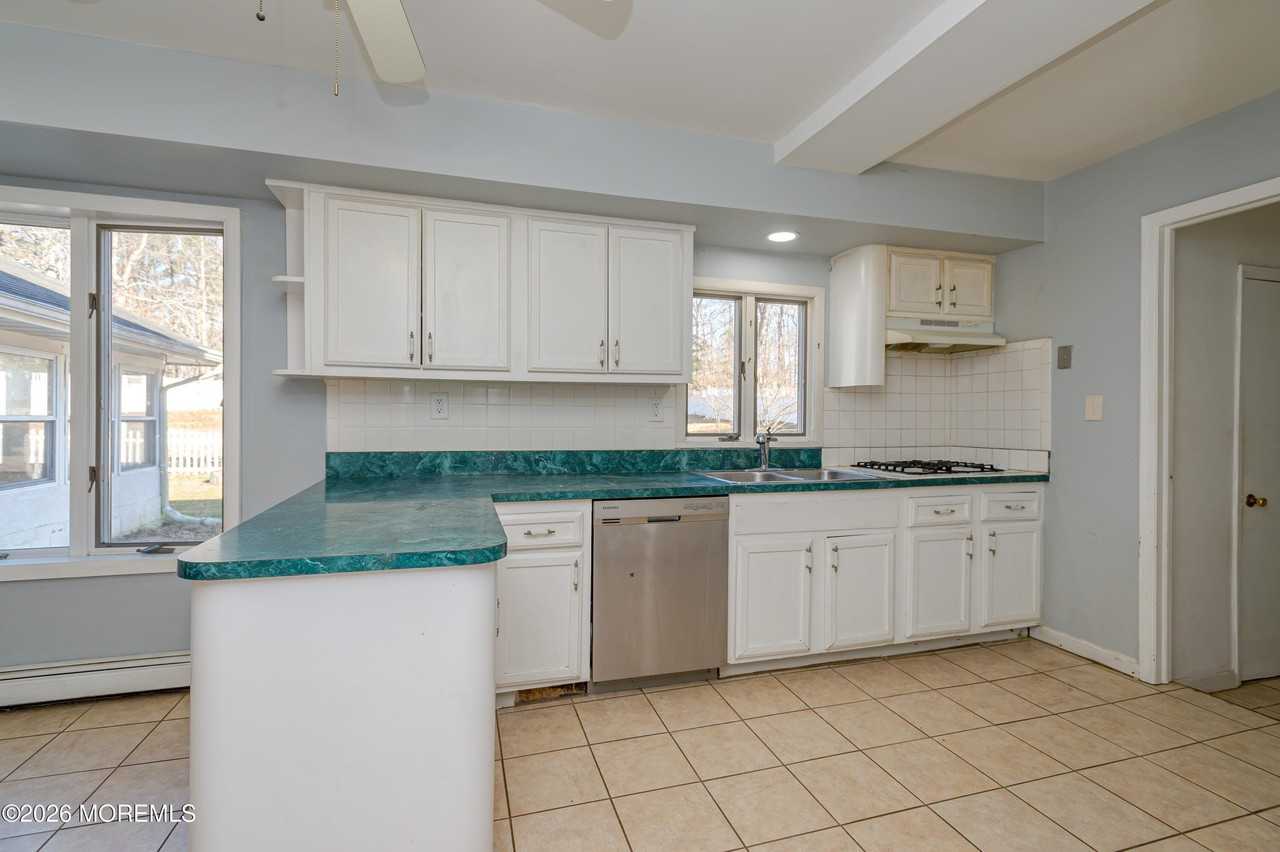 878 Green Valley Rd - Photo 5 of 28
