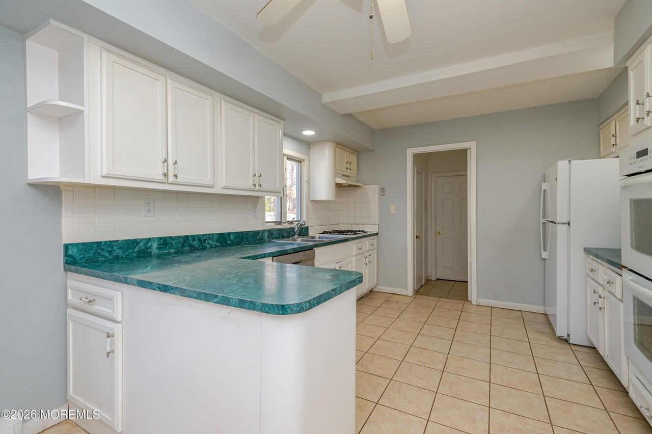 878 Green Valley Rd - Photo 6 of 28