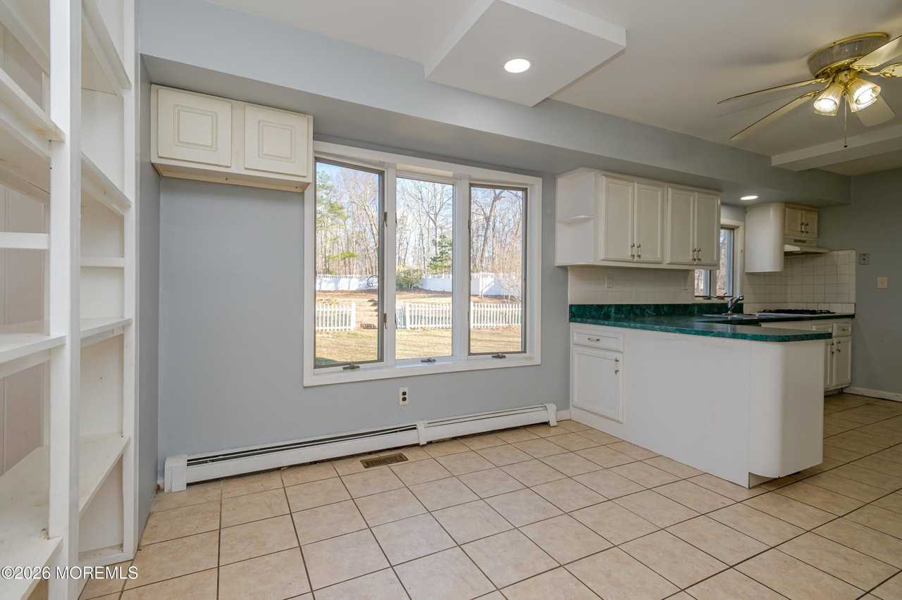 878 Green Valley Rd - Photo 7 of 28