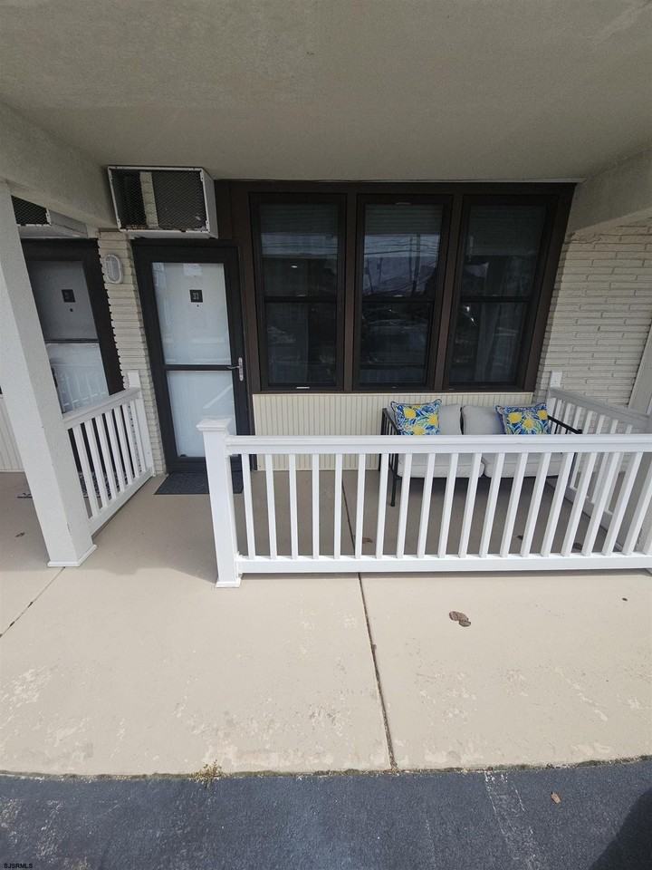 9401 Pacific Ave #33 - Photo 2 of 25