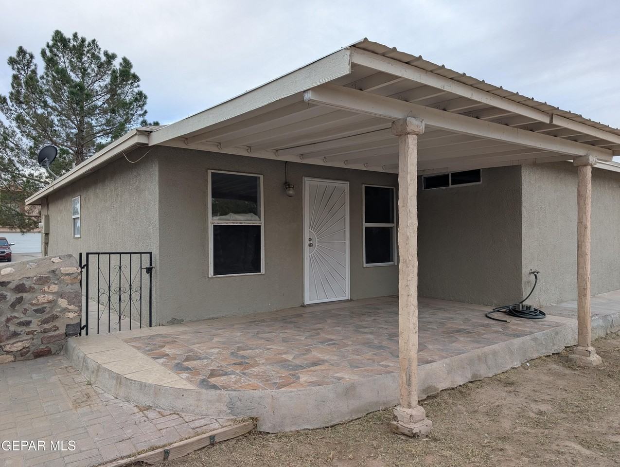 5857 W Valley Cir - Photo 4 of 25