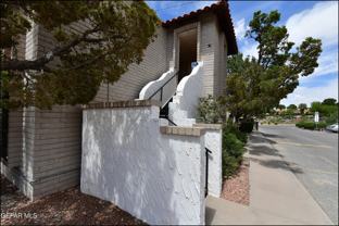 6201 Escondido Dr Apt 17d - Photo 1 of 1