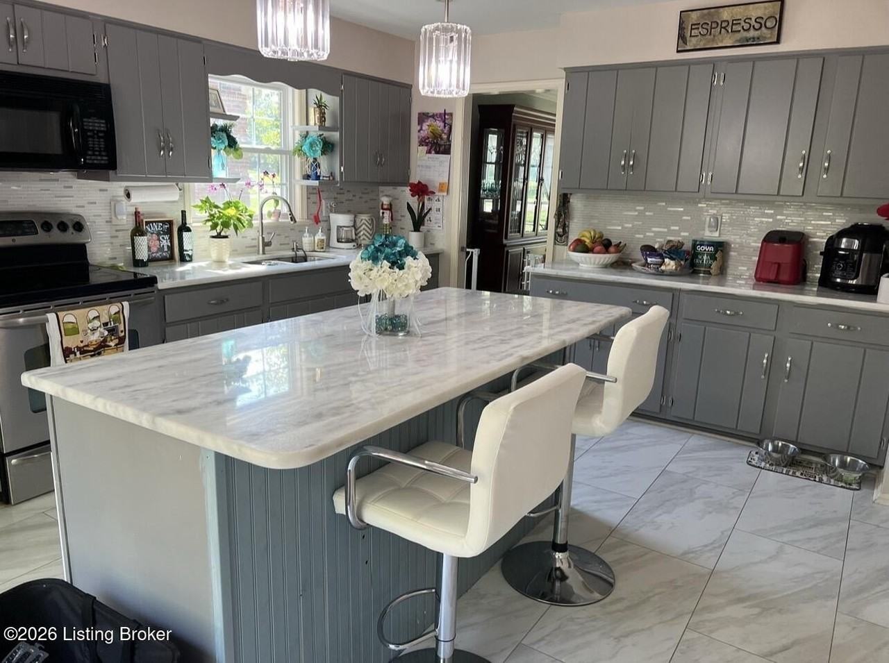 3012 Lexham Rd - Photo 7 of 23