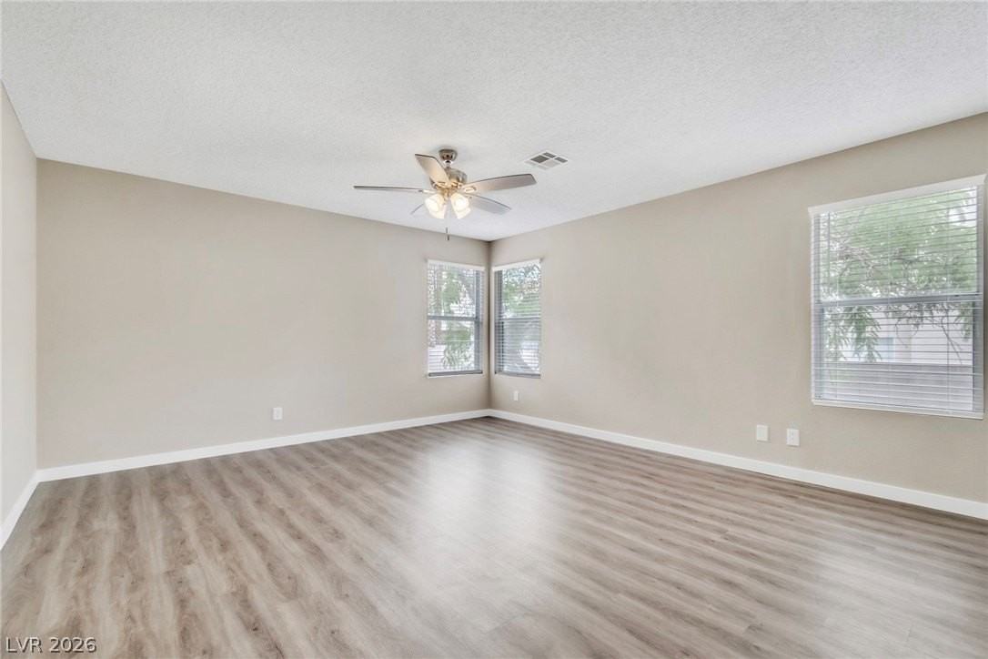 2313 Tinsley Ct - Photo 4 of 36