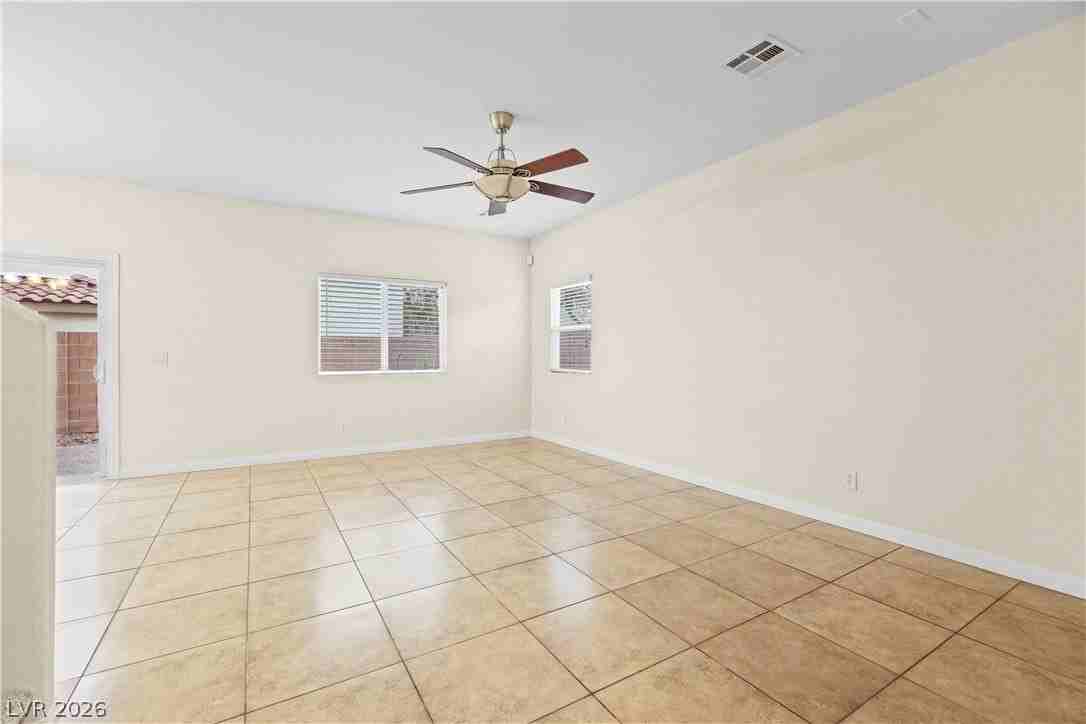 8649 Abbey Dell Ave - Photo 4 of 34