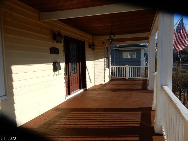 418 Washington St - Photo 2 of 20