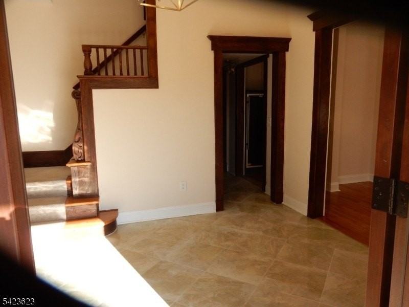 418 Washington St - Photo 3 of 20