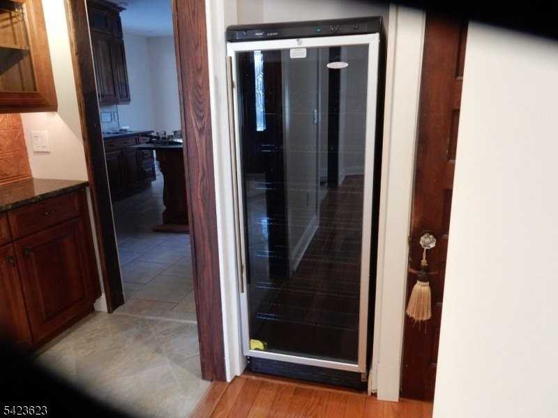 418 Washington St - Photo 6 of 20