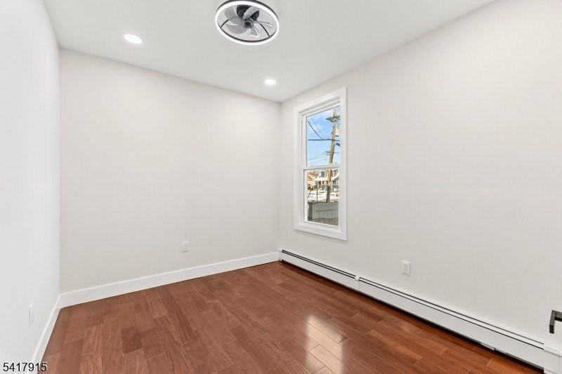 633 Lafayette Ave - Photo 5 of 37