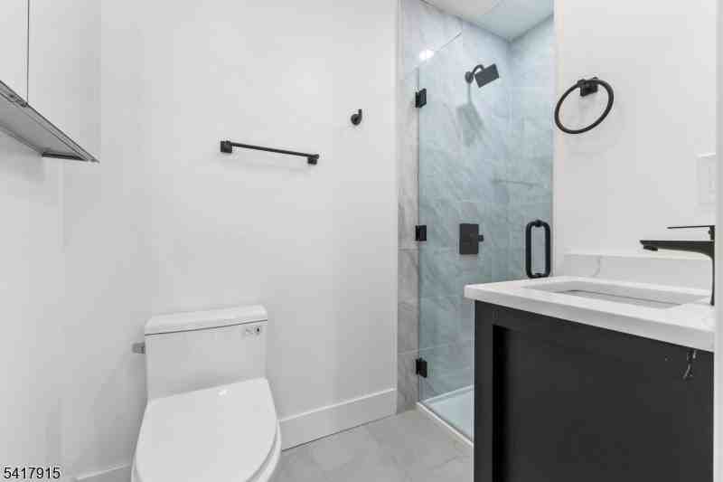 633 Lafayette Ave - Photo 7 of 37