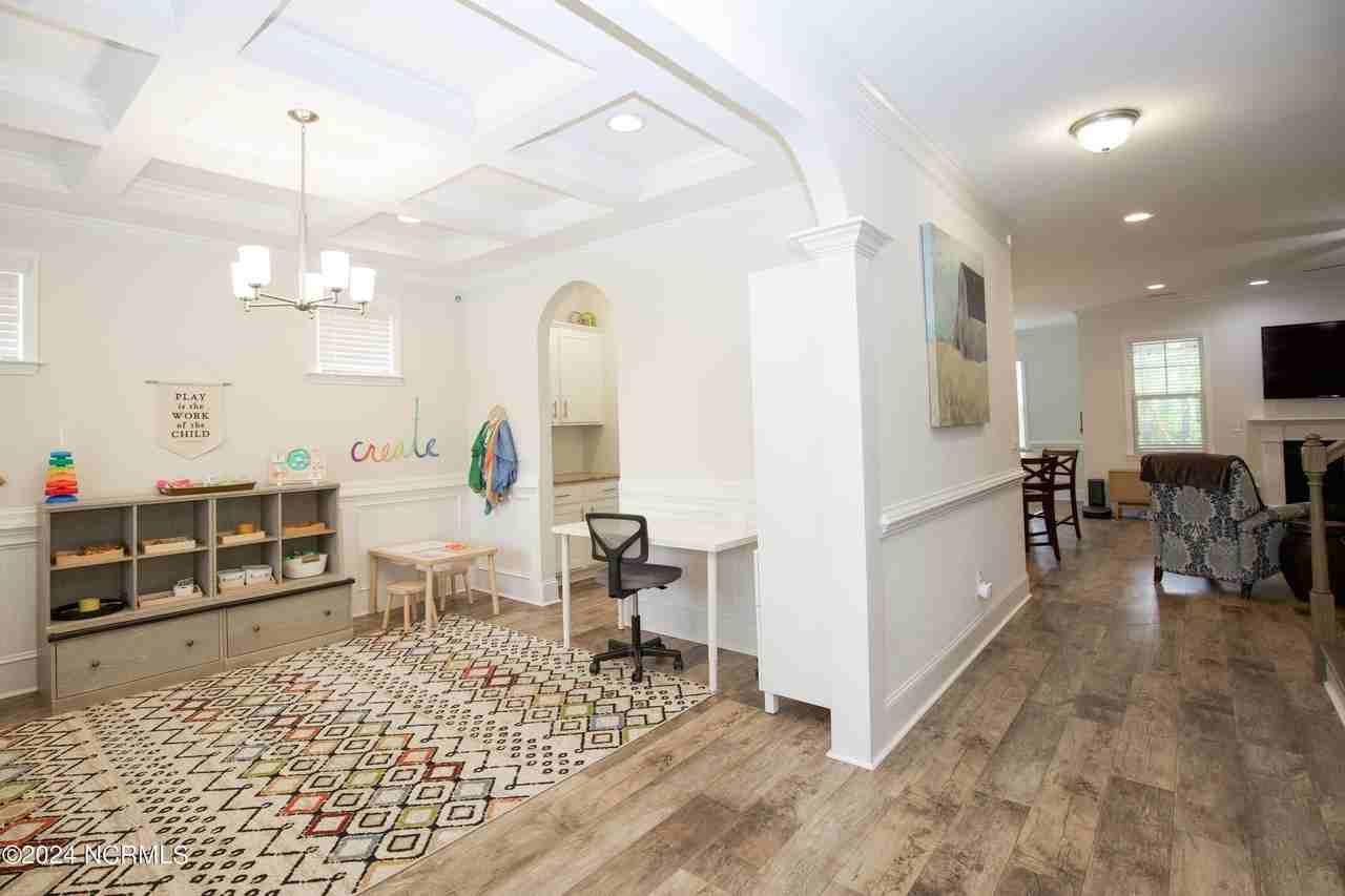 144 Moultrie Ln - Photo 4 of 50