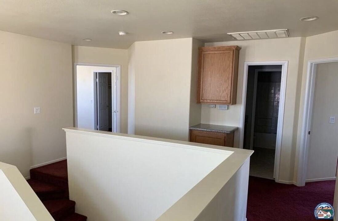 218 Mazatlan Dr - Photo 7 of 10