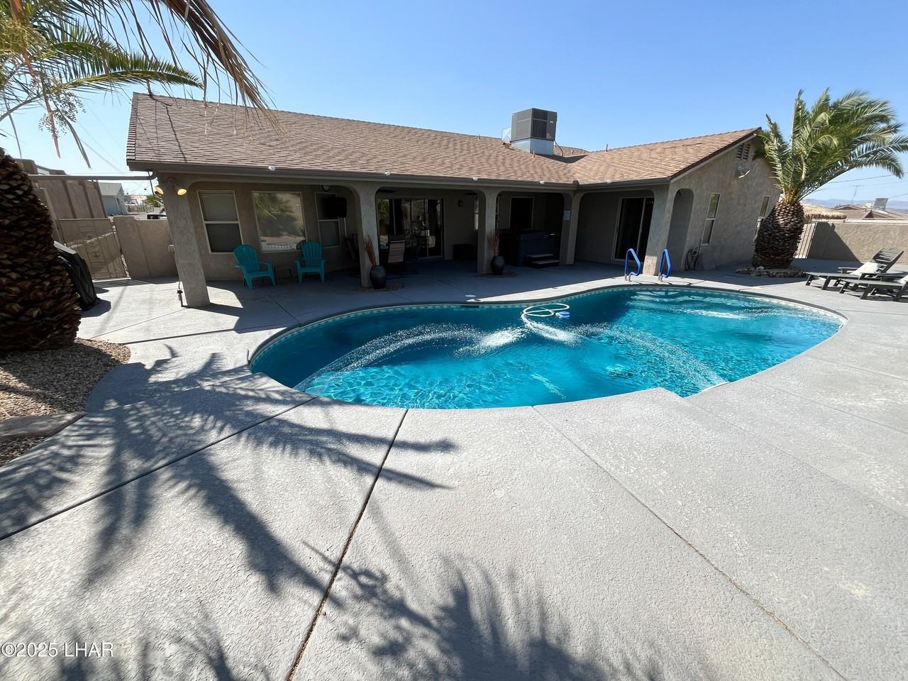 3185 Newport Dr - Photo 3 of 24