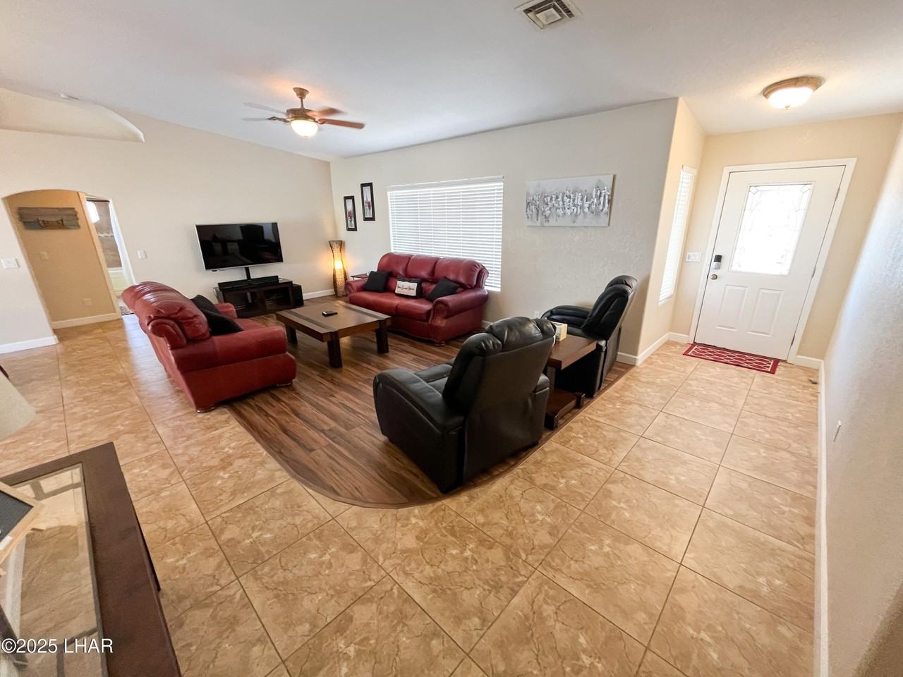 3185 Newport Dr - Photo 5 of 24