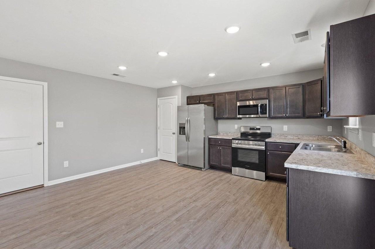 504 Cripple Creek Circle - Photo 6 of 20