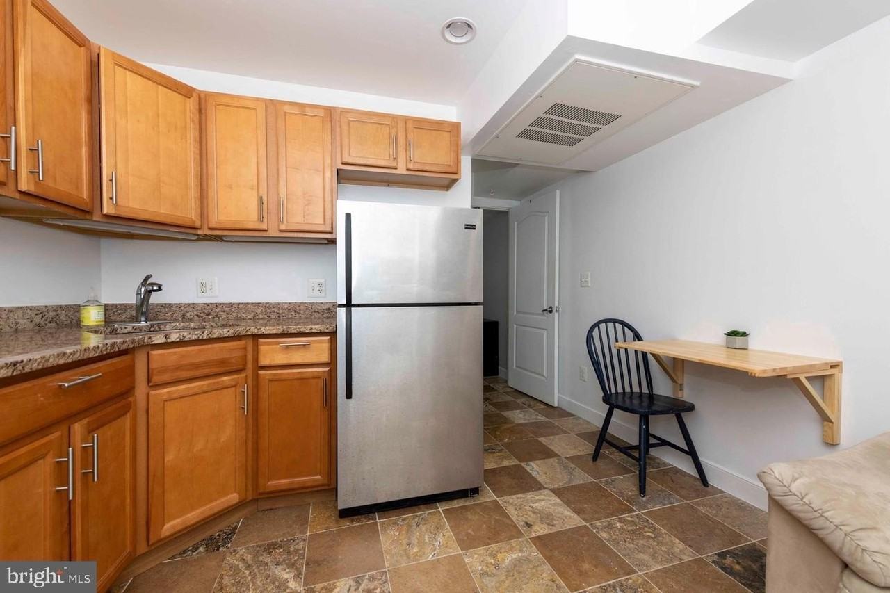 514 Hobart Pl Nw - Photo 2 of 13