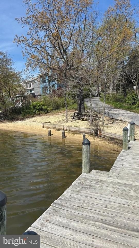 7703 Dover Rd - Photo 5 of 25