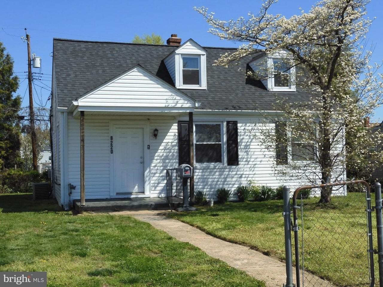 8220 Cornwall Rd - Photo 2 of 17