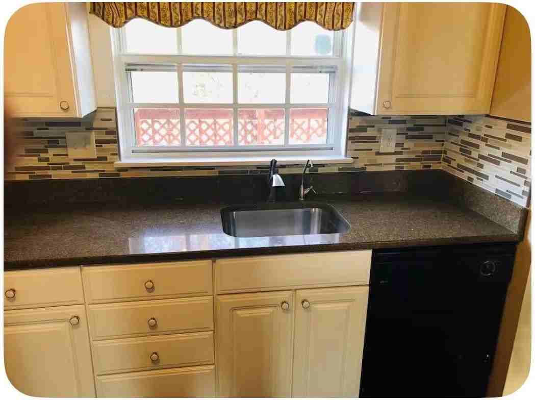 18203 Smoke House Ct - Photo 3 of 8