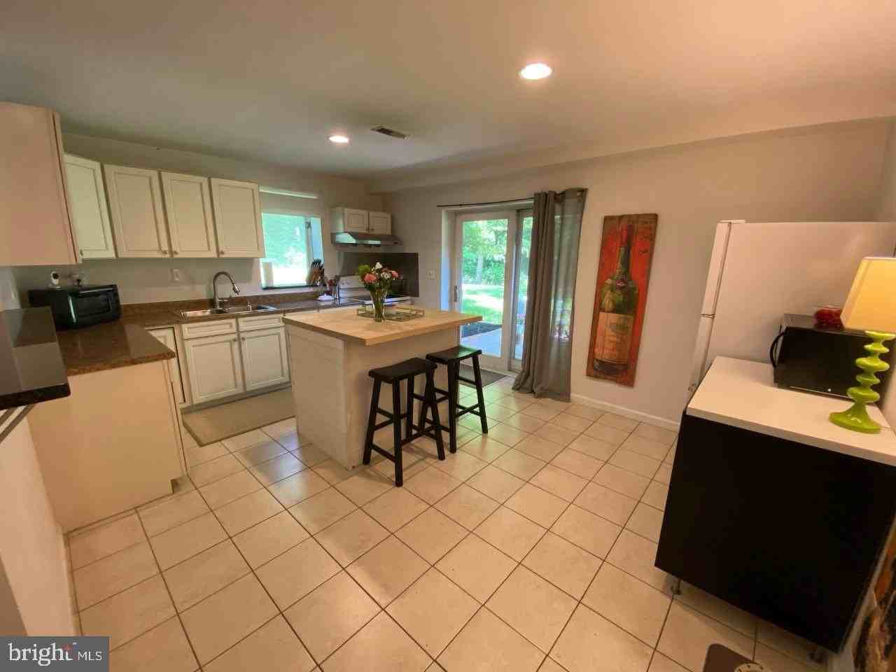 2435 Westminster Dr - Photo 6 of 26