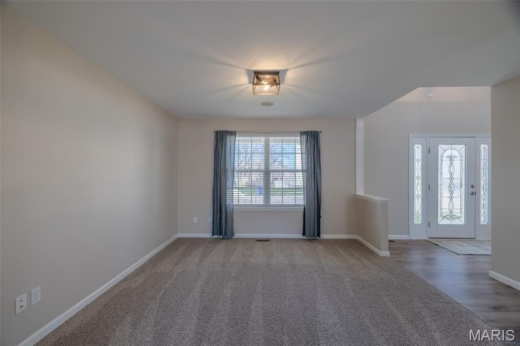 1061 Dardenne Woods Dr - Photo 7 of 48