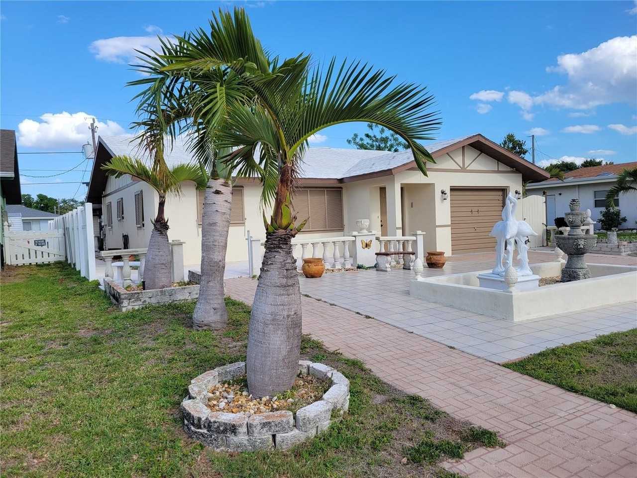 1028 Lillian St - Photo 3 of 33