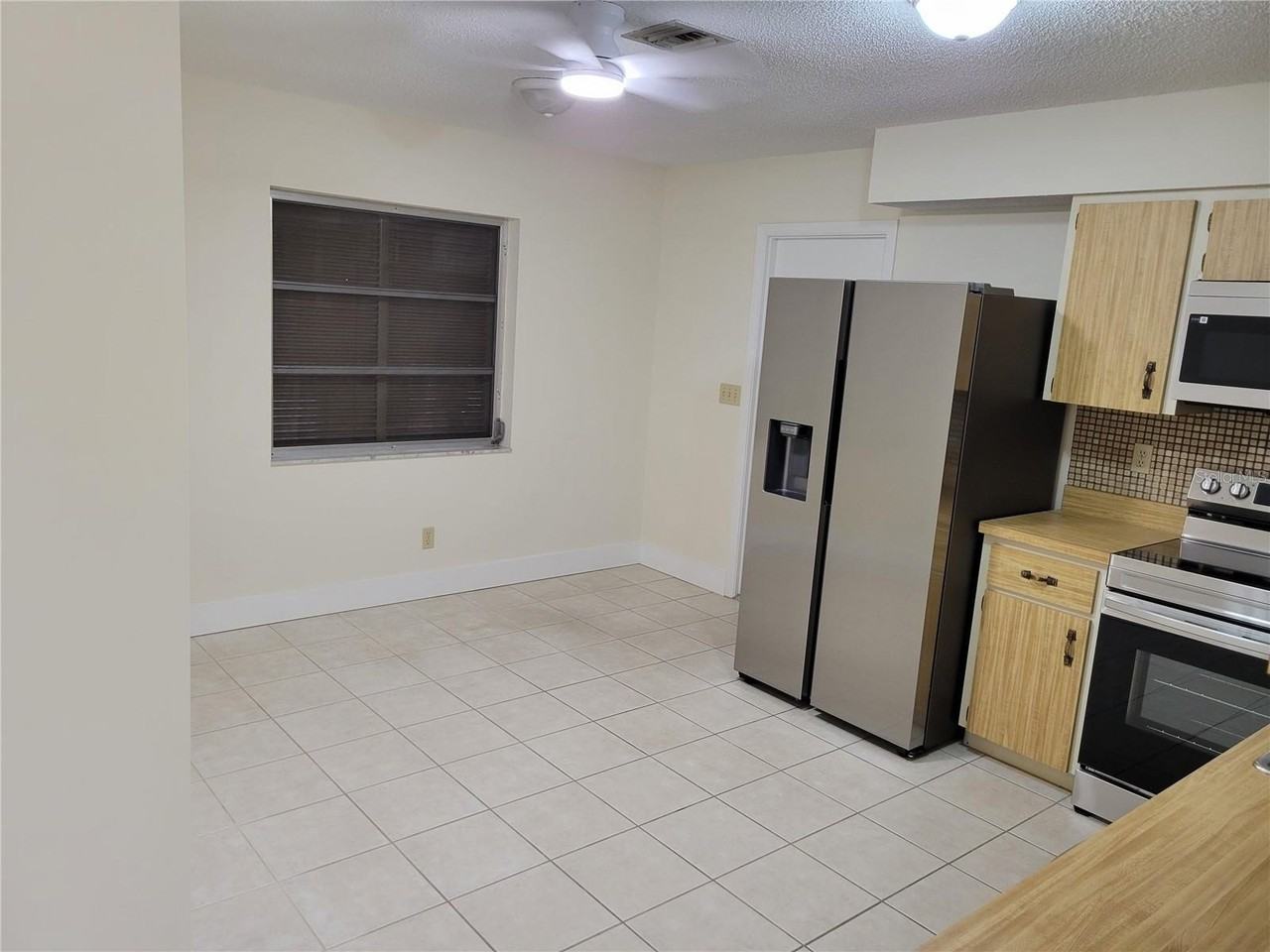 1028 Lillian St - Photo 7 of 33